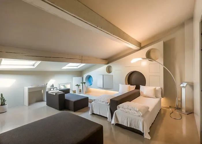 Romeo Loft Juliet * Verona