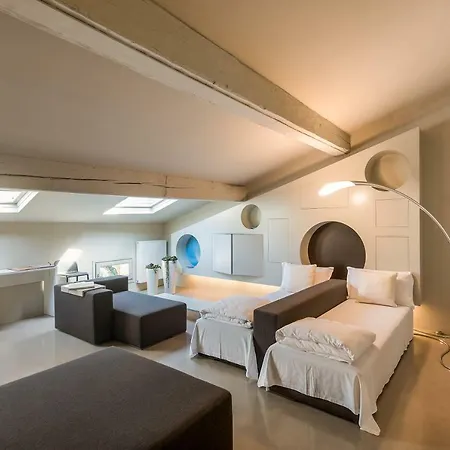 Romeo Loft Juliet * Verona